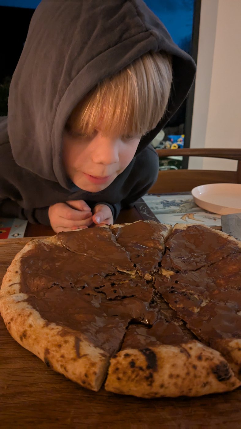 Nutella dessert pizza with puffy crust